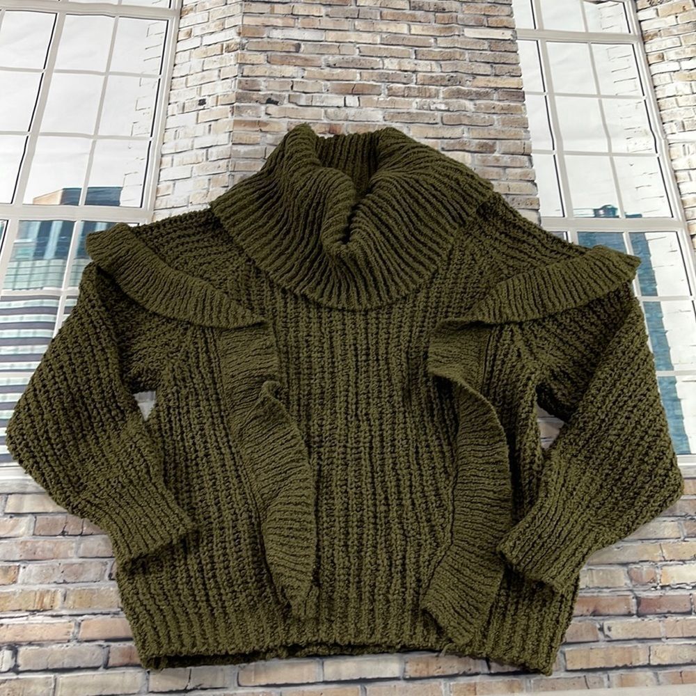 NWT Women’s Express Green Cowl Neck Ruffle Detail Sweater (S) GD07